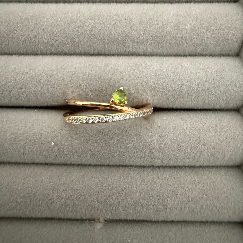 Gold and Green Stone Women's Ring